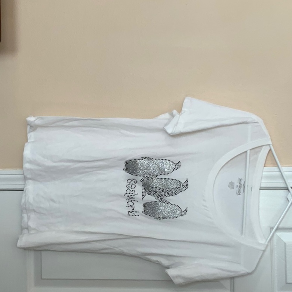 Pre owned womens tee shirt.